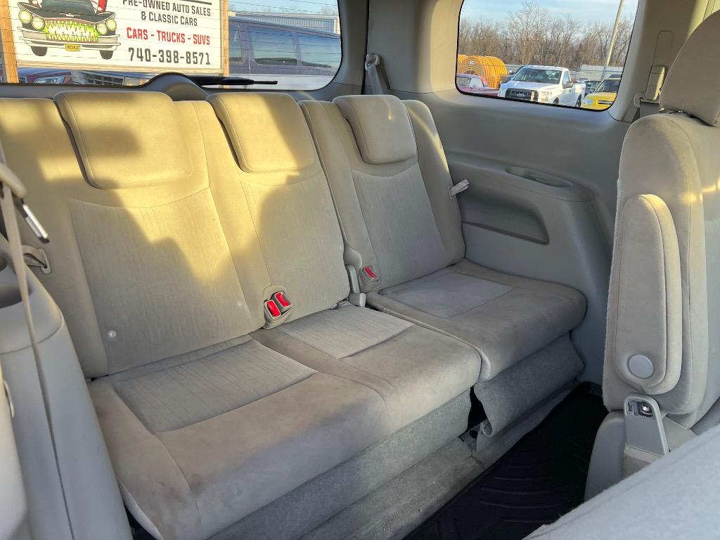 2015 Nissan Quest SV photo