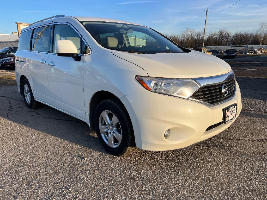 2015 Nissan Quest SV photo