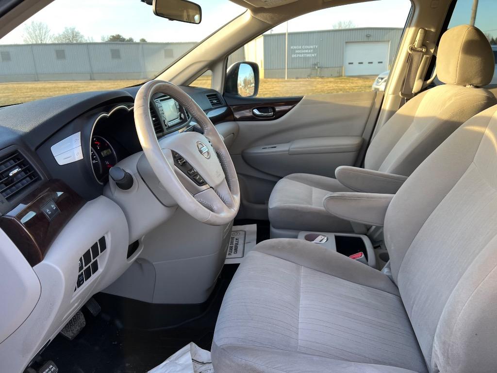 2015 Nissan Quest SV photo