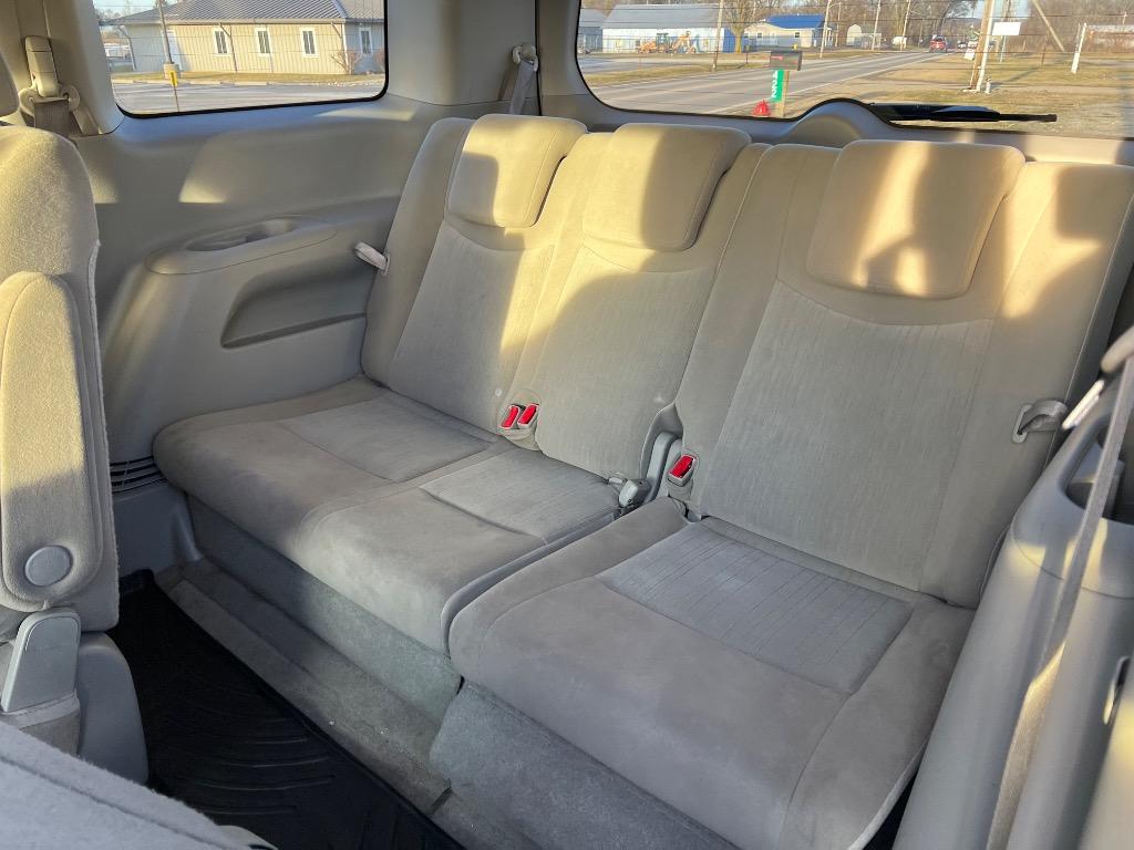 2015 Nissan Quest SV photo