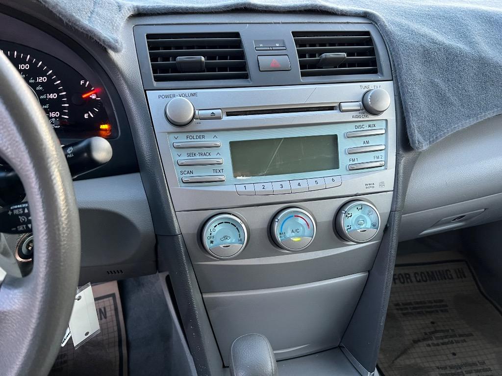 2008 Toyota Camry LE V6 photo