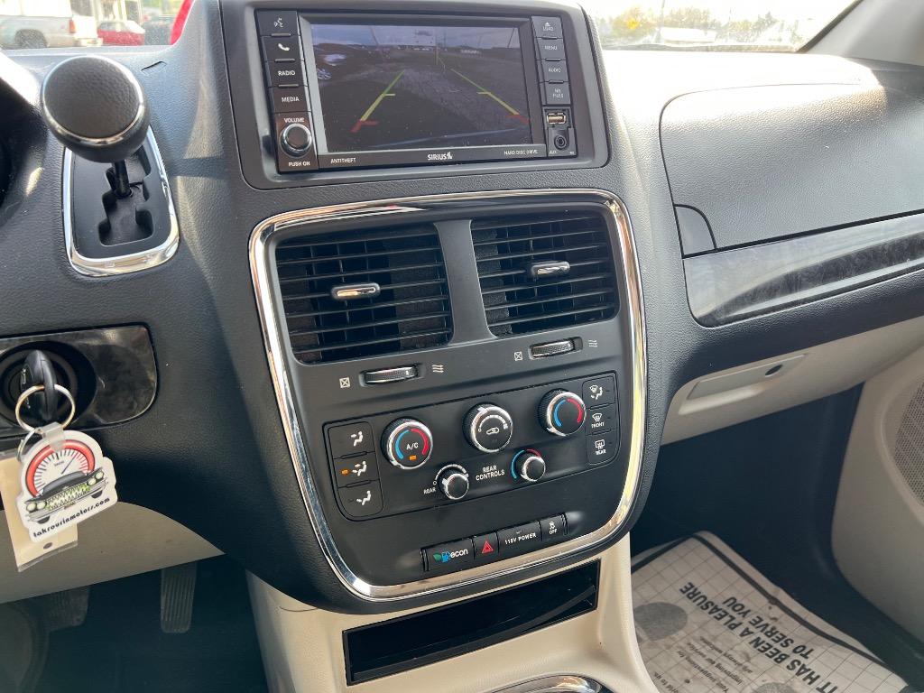 2015 Dodge Grand Caravan SXT photo