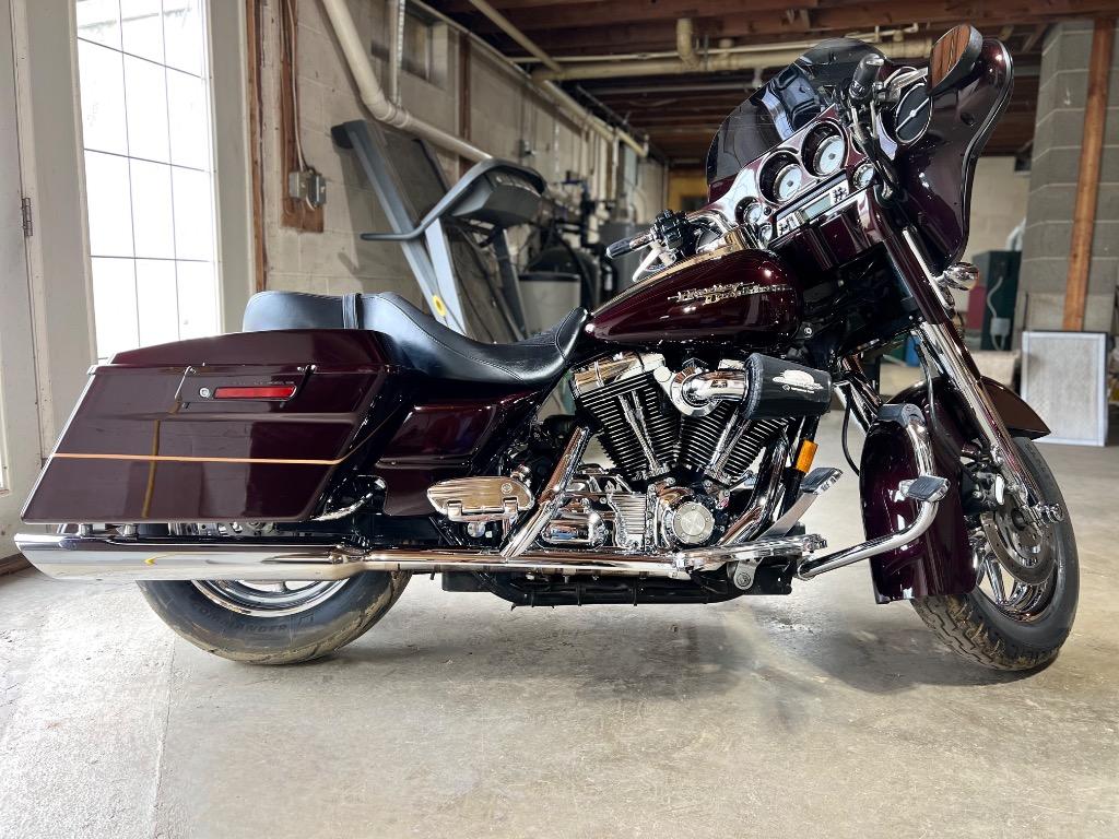2007 HARLEY-DAVIDSON Street Glide - $9,995