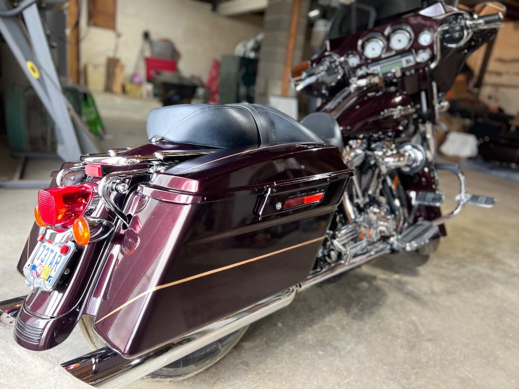 2007 HARLEY-DAVIDSON Street Glide - $9,995