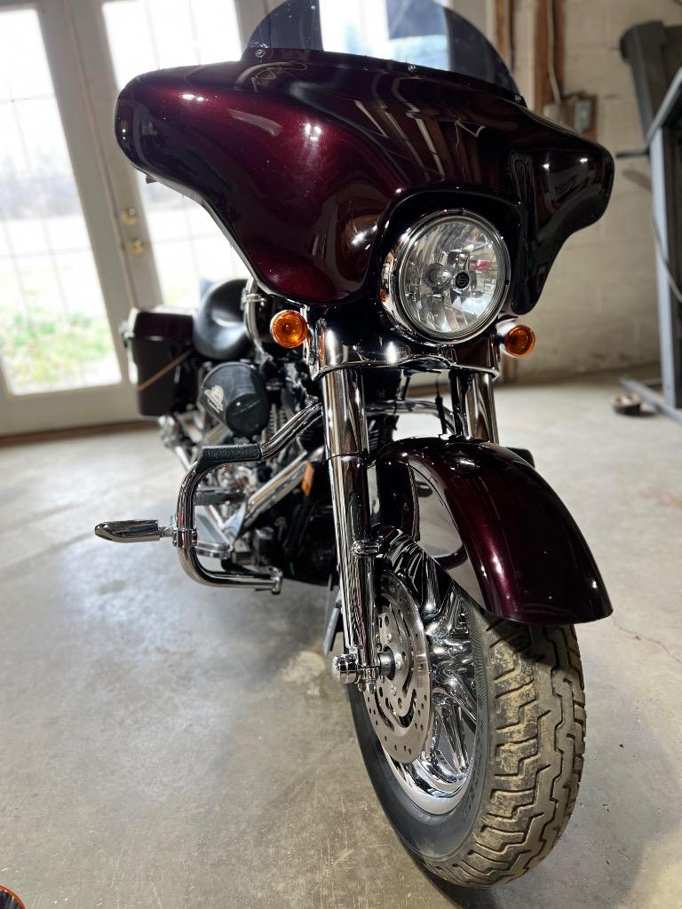 2007 HARLEY-DAVIDSON Street Glide - $9,995