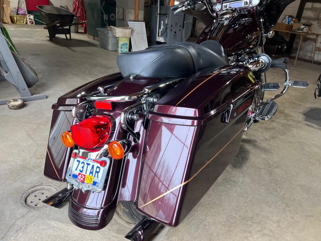 2007 HARLEY-DAVIDSON Street Glide - $9,995