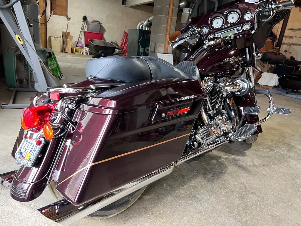 2007 HARLEY-DAVIDSON Street Glide - $9,995