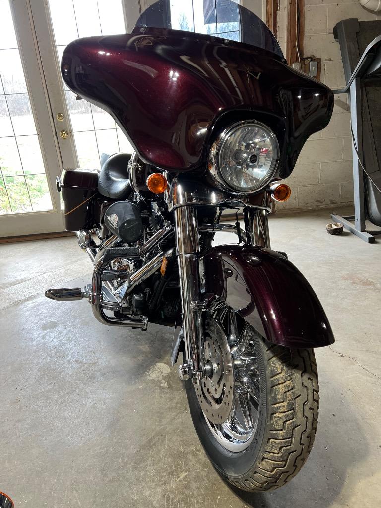 2007 HARLEY-DAVIDSON Street Glide - $9,995