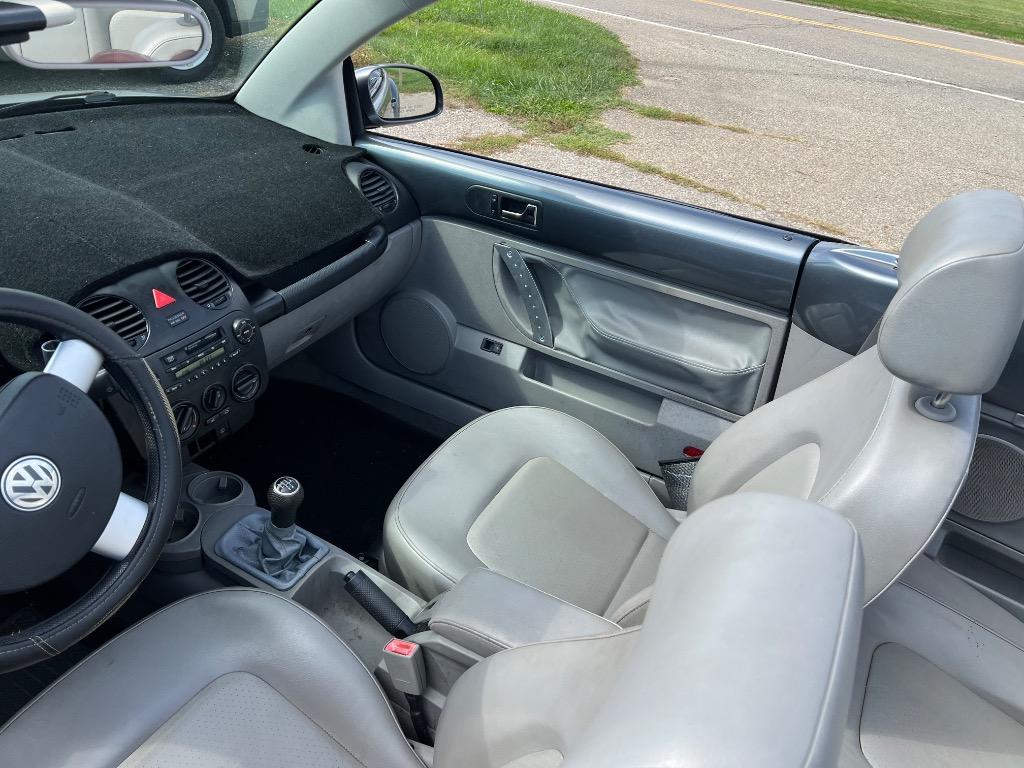 2004 Volkswagen Beetle - $3,500