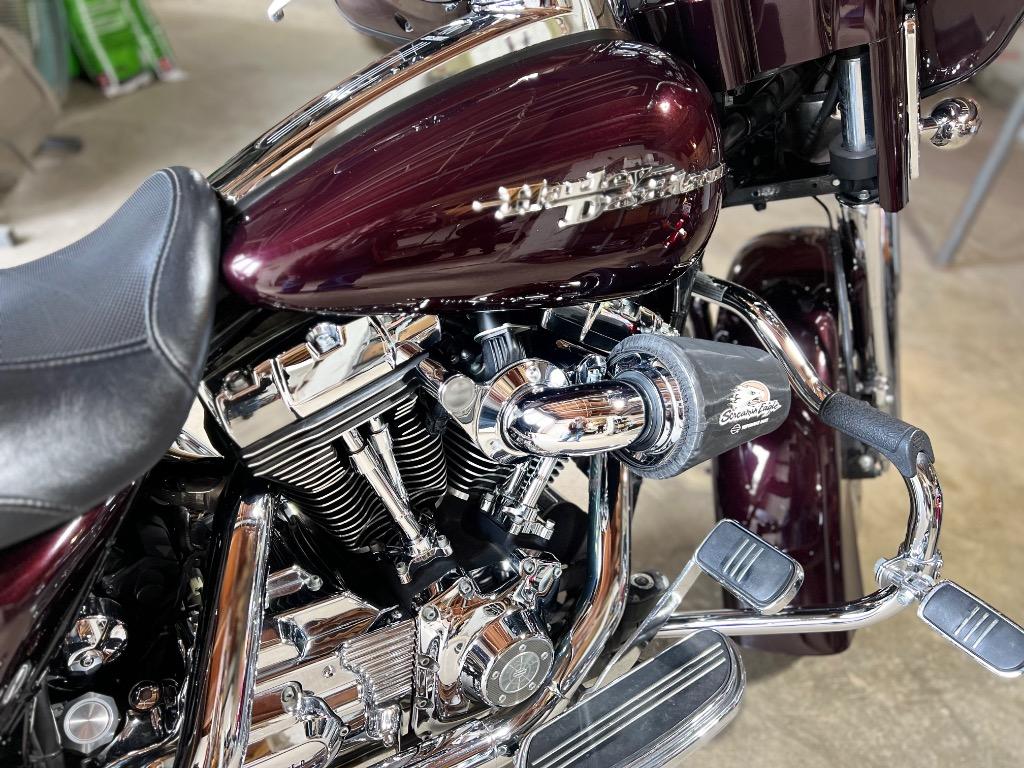 2007 HARLEY-DAVIDSON Street Glide - $9,995