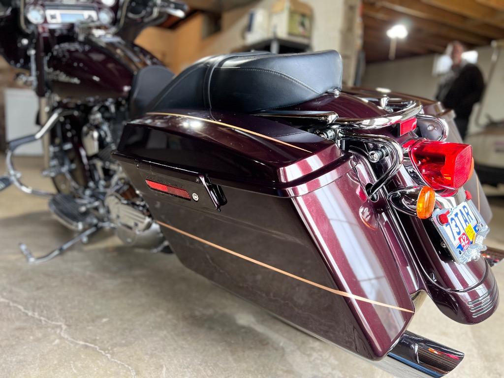 2007 HARLEY-DAVIDSON Street Glide - $9,995