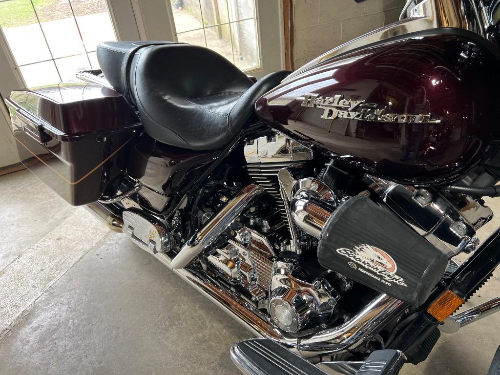 2007 HARLEY-DAVIDSON Street Glide - $9,995