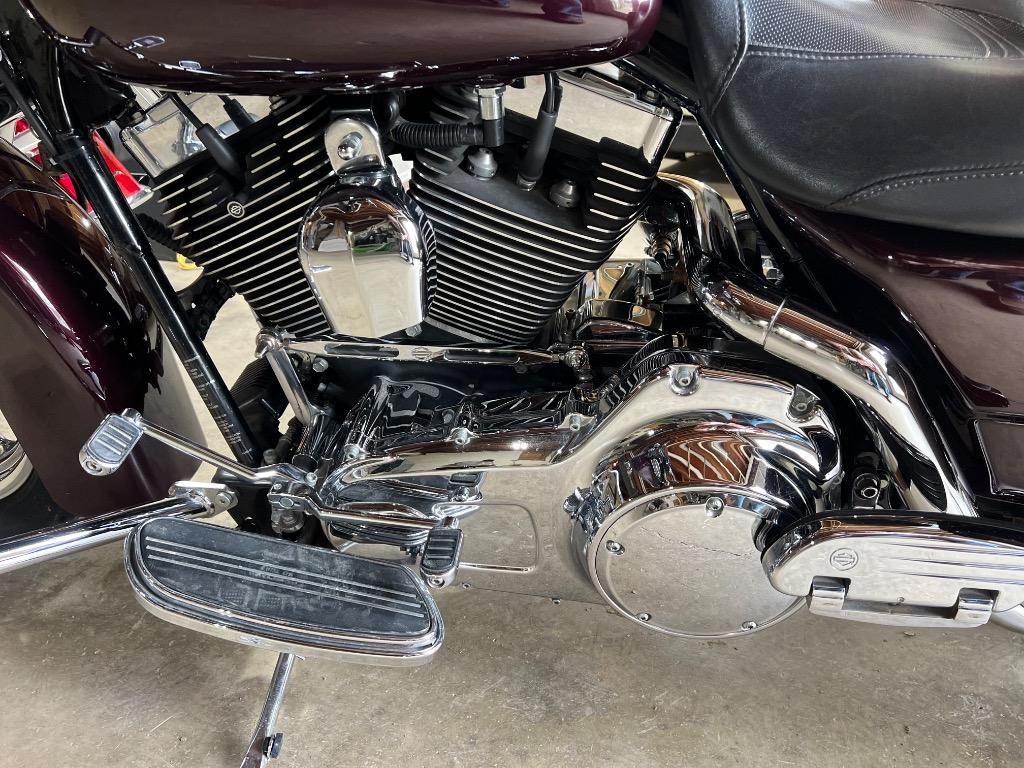 2007 HARLEY-DAVIDSON Street Glide - $9,995