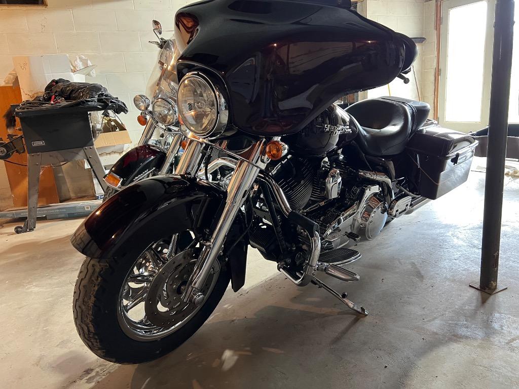 2007 HARLEY-DAVIDSON Street Glide - $9,995