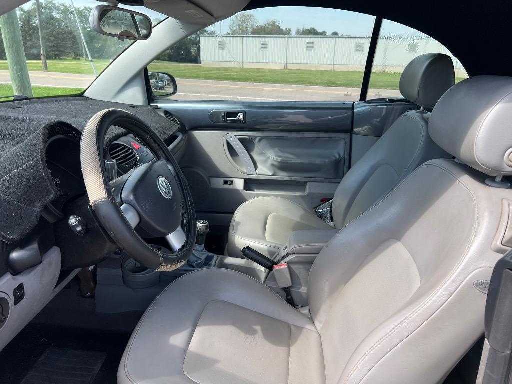 2004 Volkswagen Beetle - $3,500