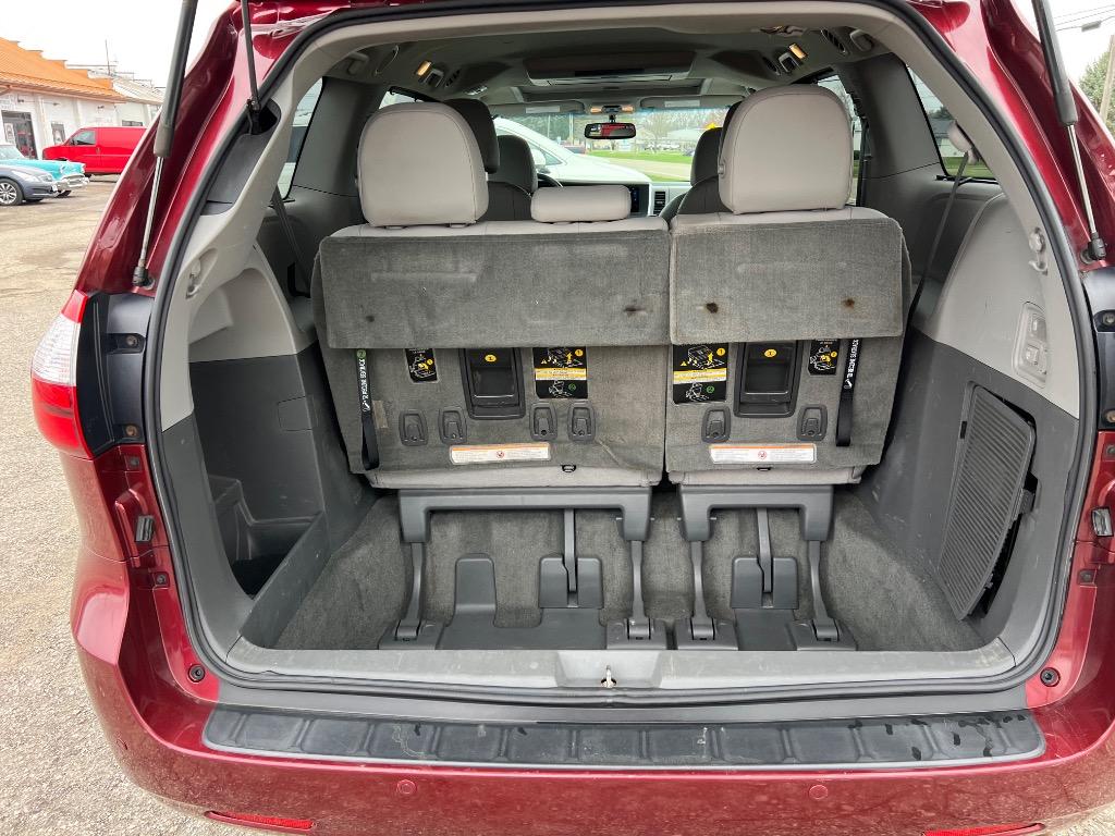 2015 Toyota Sienna XLE photo