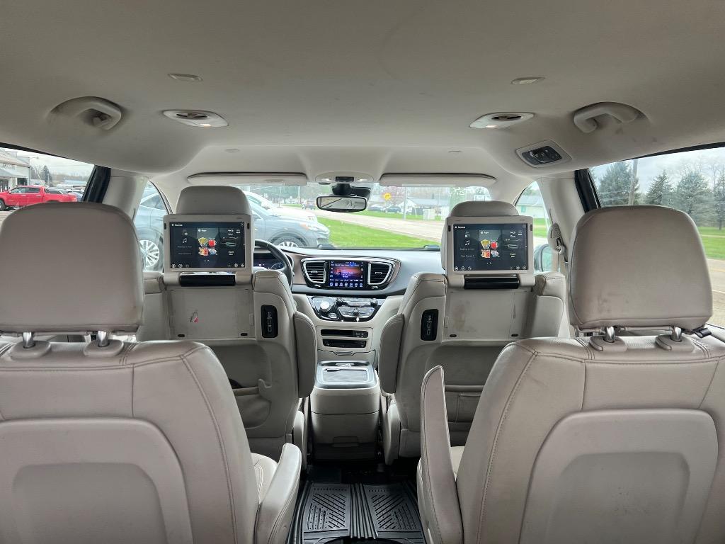 2017 Chrysler Pacifica Touring L Plus photo