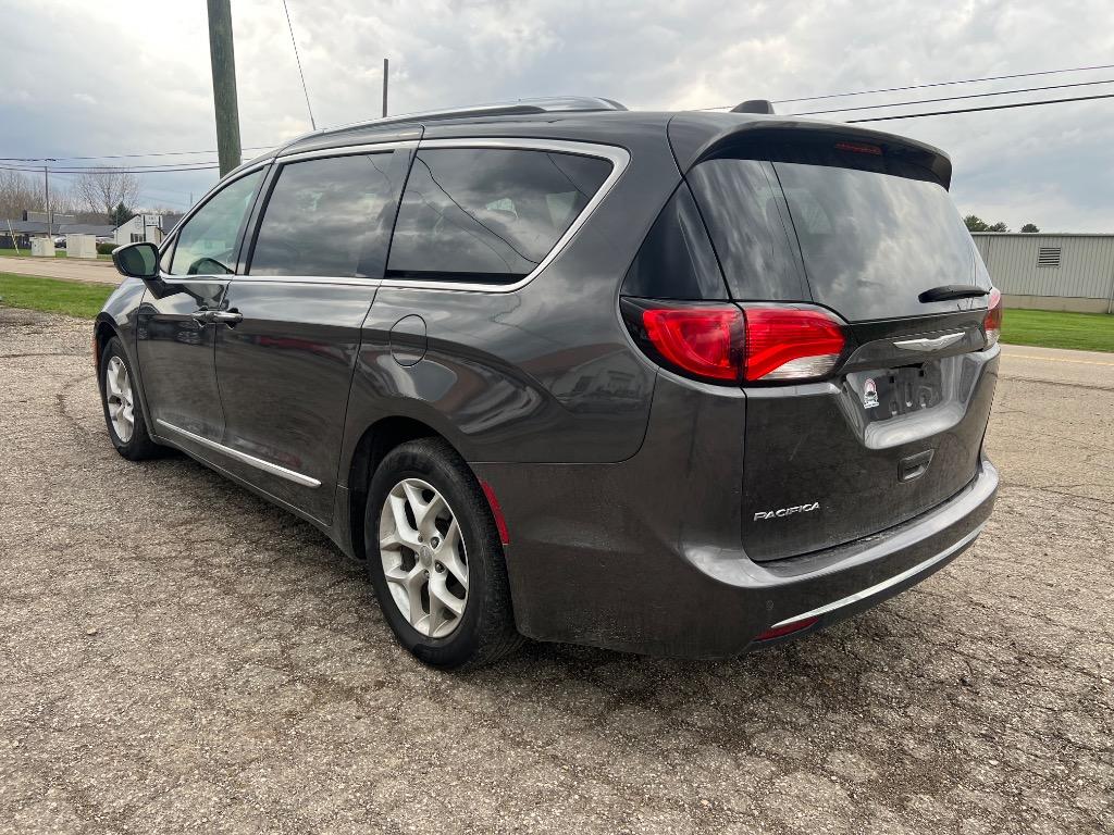 2017 Chrysler Pacifica Touring L Plus photo