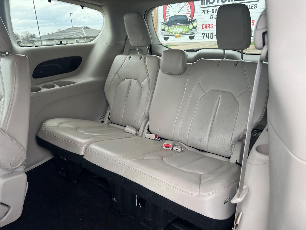2017 Chrysler Pacifica Touring L Plus photo