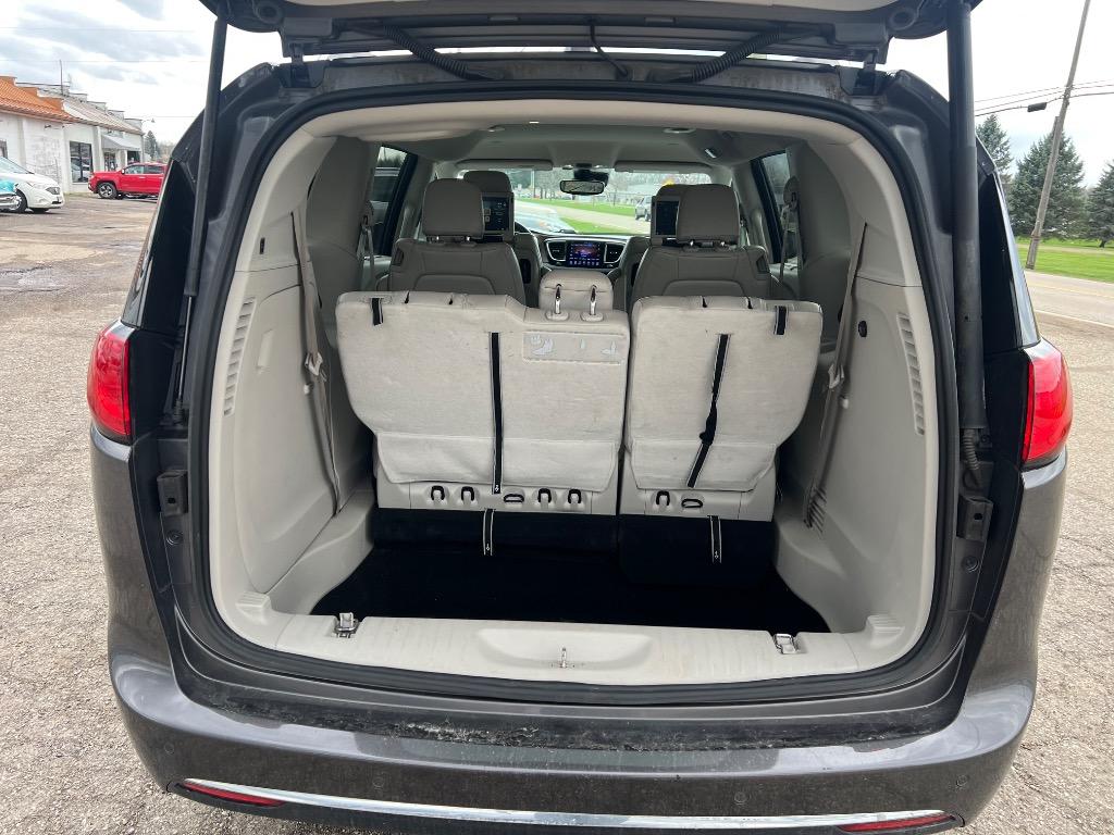 2017 Chrysler Pacifica Touring L Plus photo