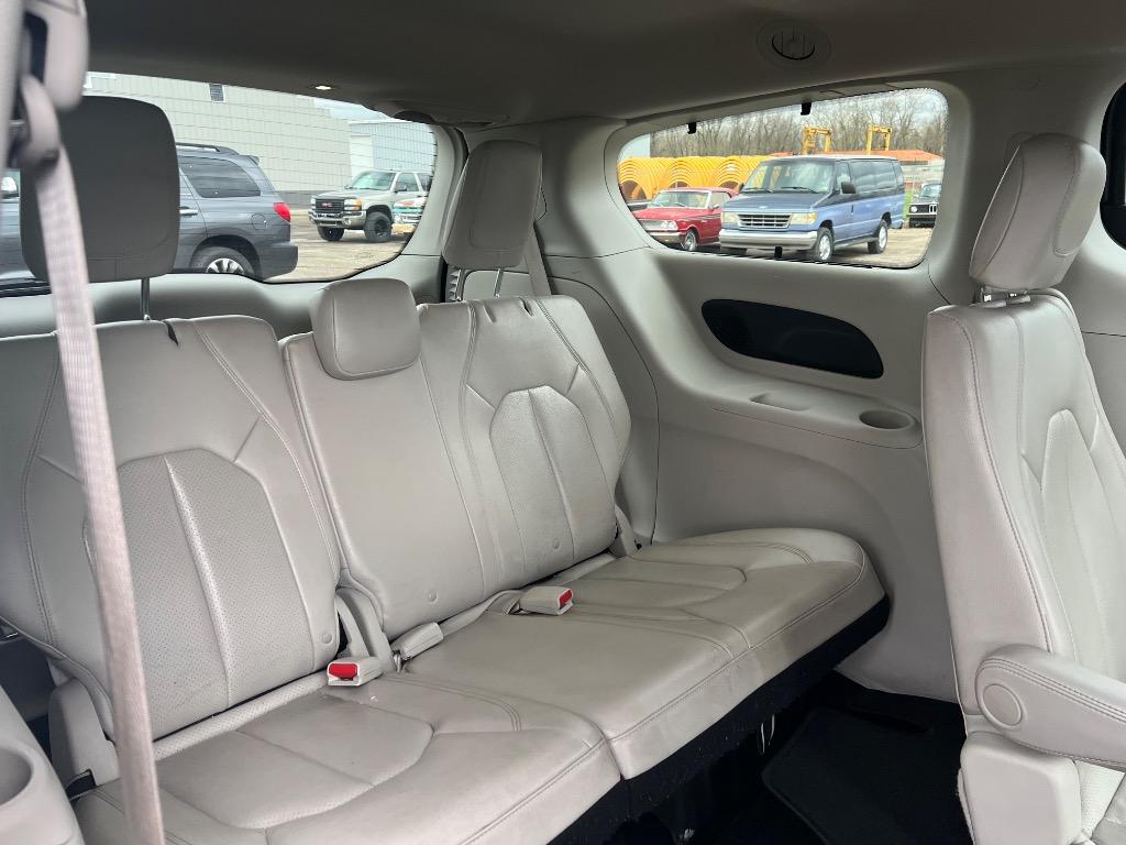 2017 Chrysler Pacifica Touring L Plus photo
