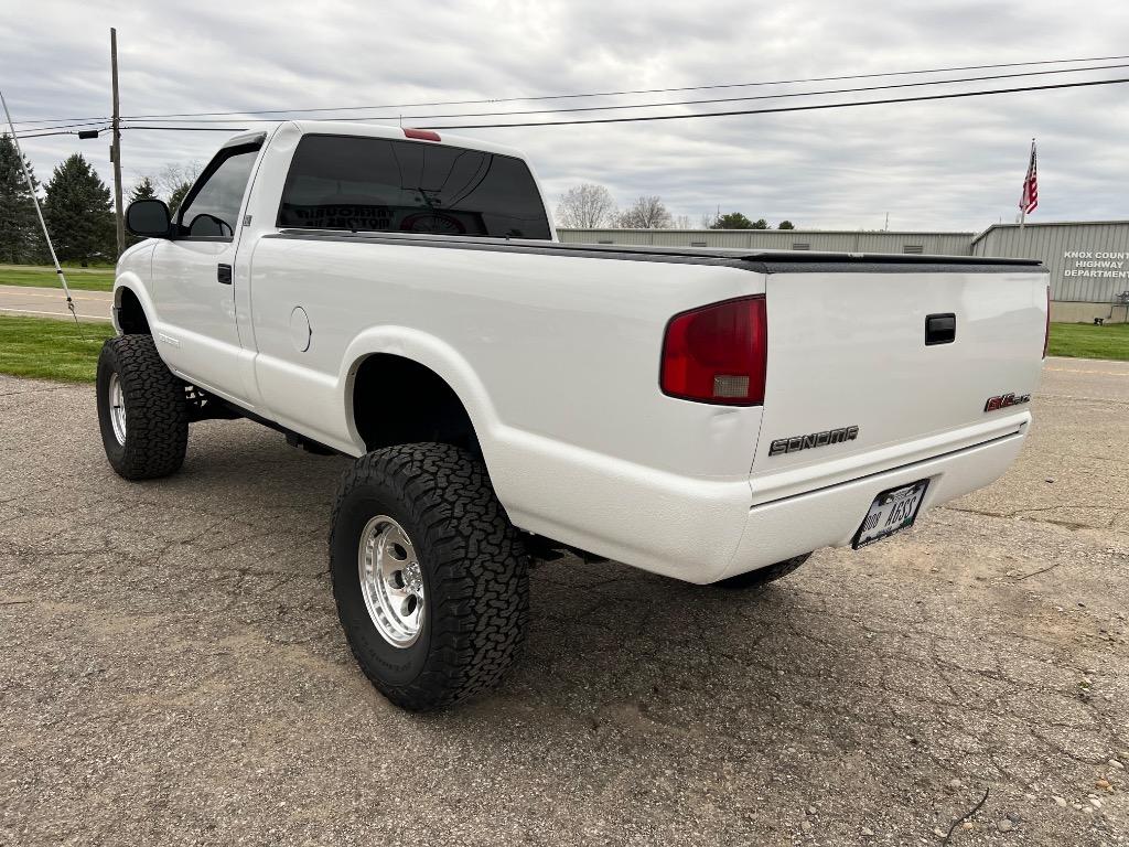 1997 GMC Sonoma SLE photo