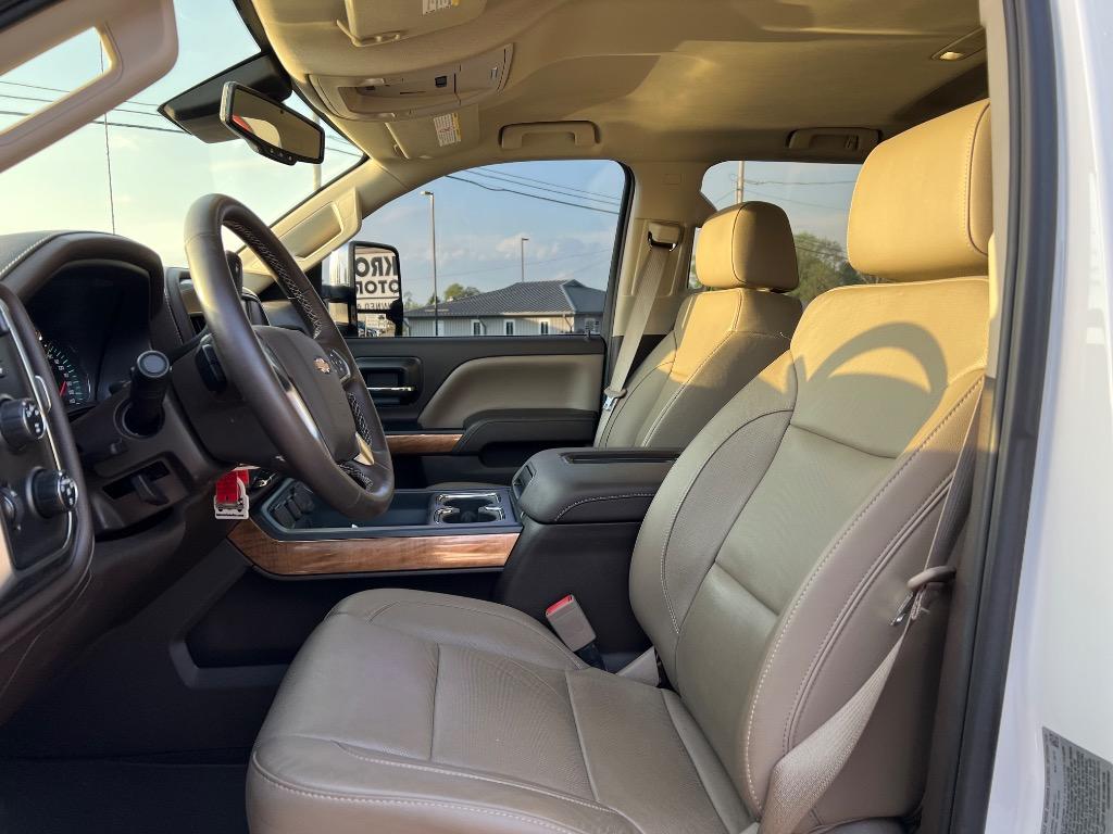 2016 Chevrolet Silverado 3500 LTZ photo