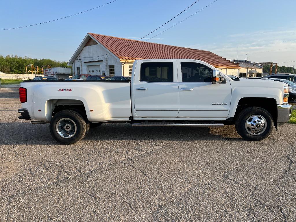 2016 Chevrolet Silverado 3500 LTZ photo