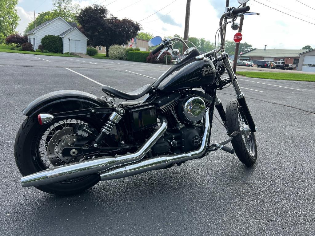 2014 Harley-davidson Dyna Street Bob - $12,500