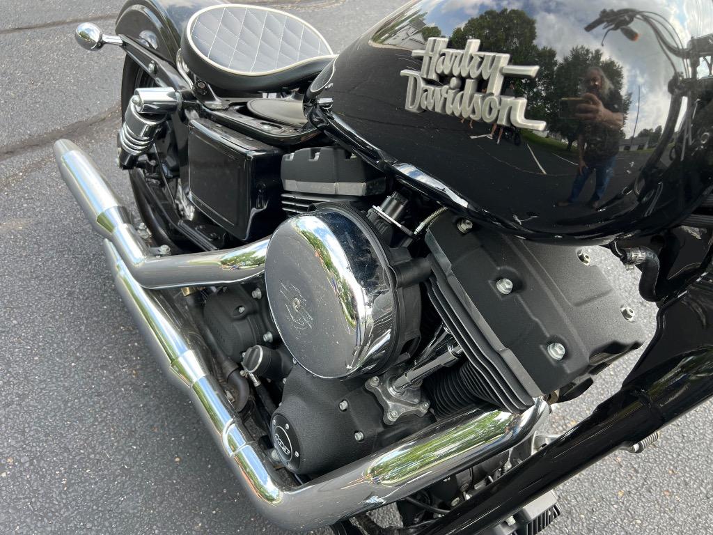 2014 Harley-davidson Dyna Street Bob - $12,500