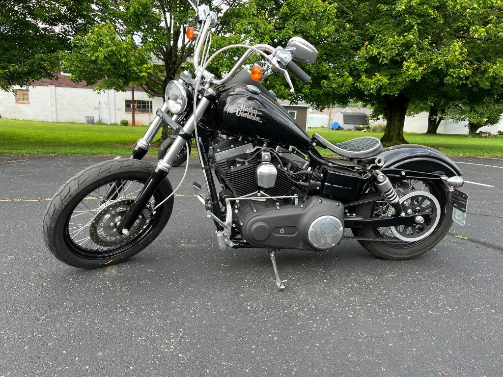 2014 Harley-davidson Dyna Street Bob - $12,500