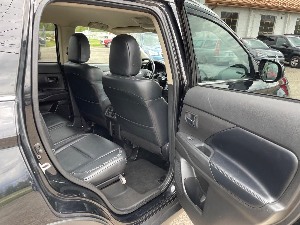2020 Mitsubishi Outlander - $11,995