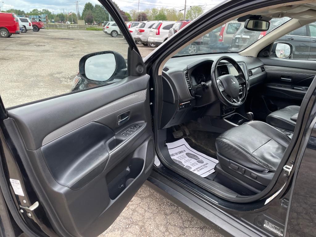 2020 Mitsubishi Outlander - $11,995