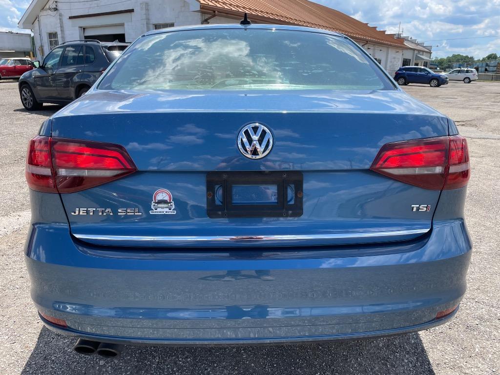 2017 Volkswagen Jetta - $9,995
