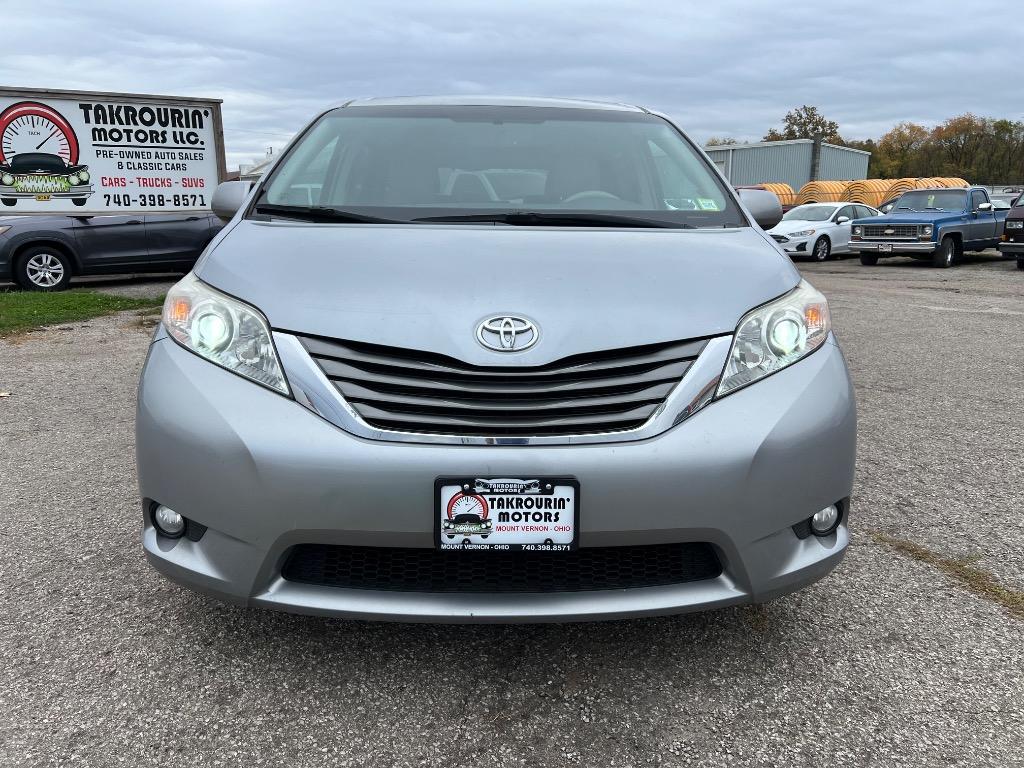 2014 Toyota Sienna - $16,102