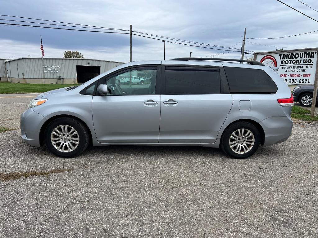 2014 Toyota Sienna - $16,102