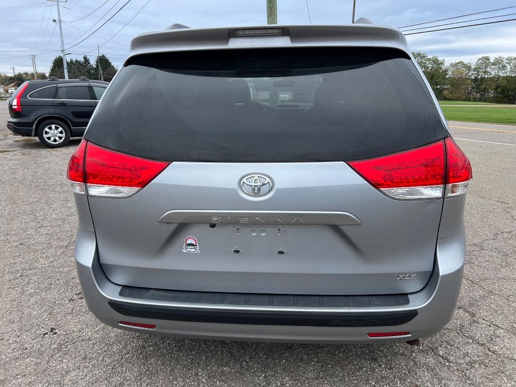 2014 Toyota Sienna - $16,102
