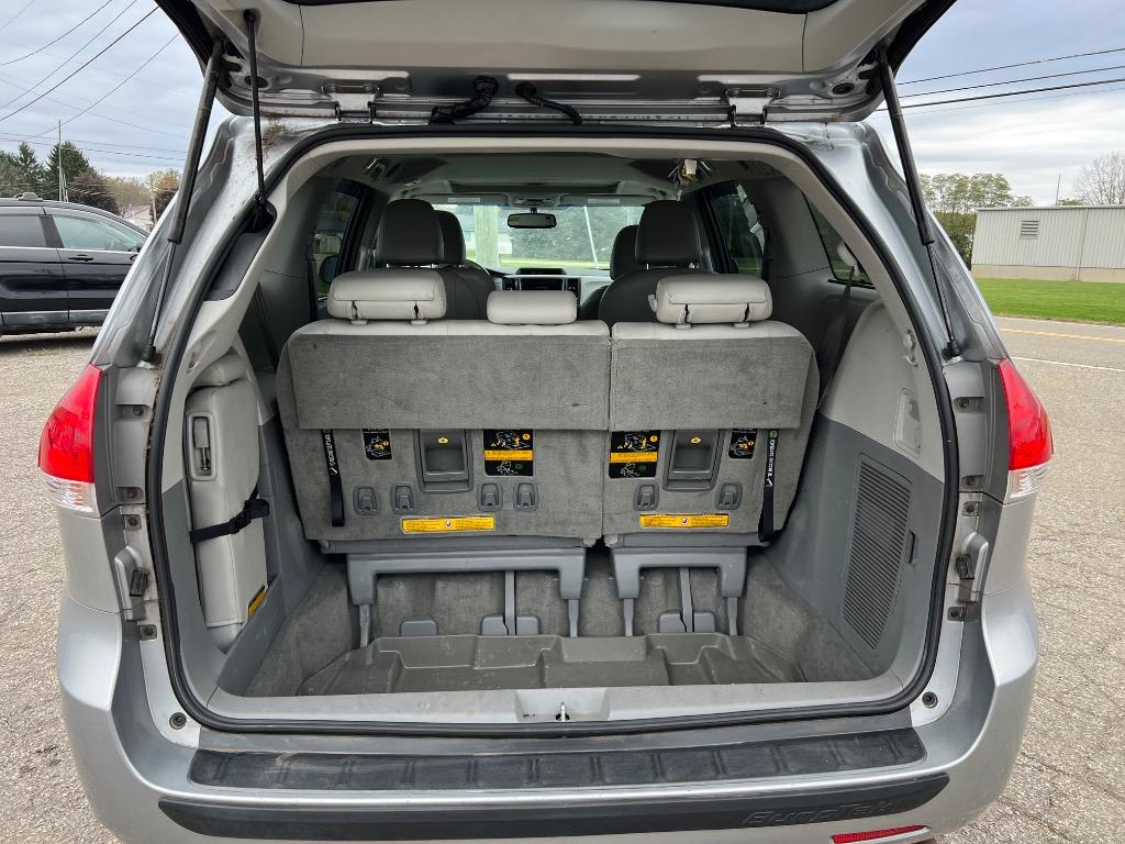 2014 Toyota Sienna - $16,102