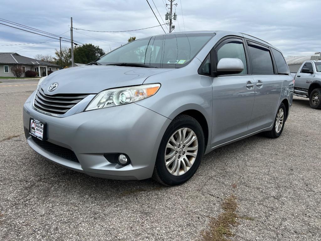 2014 Toyota Sienna - $16,102