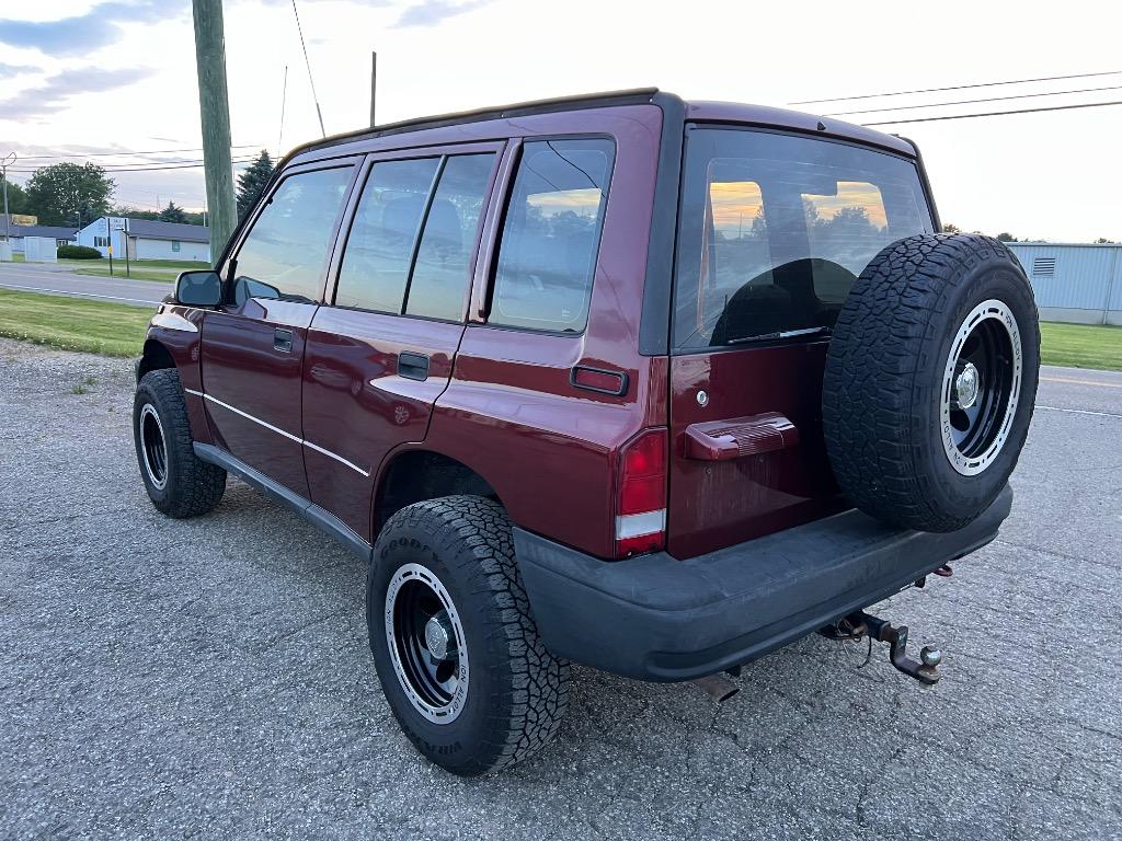 1998 Chevrolet Tracker - $7,995