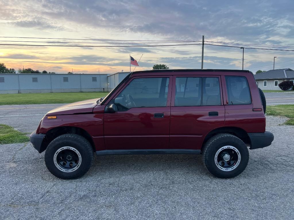 1998 Chevrolet Tracker - $7,995