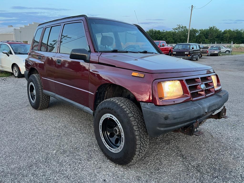 1998 Chevrolet Tracker - $7,995