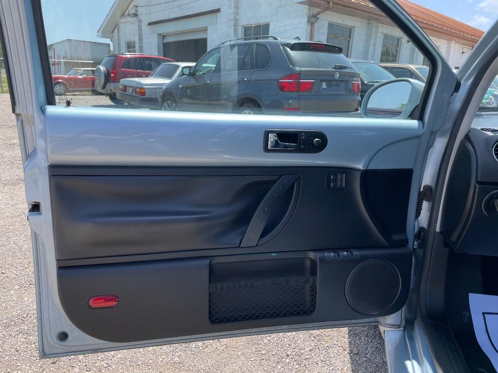 2009 Volkswagen Beetle - $5,750