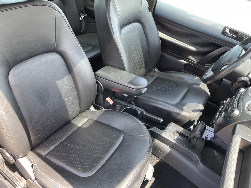2009 Volkswagen Beetle - $5,750