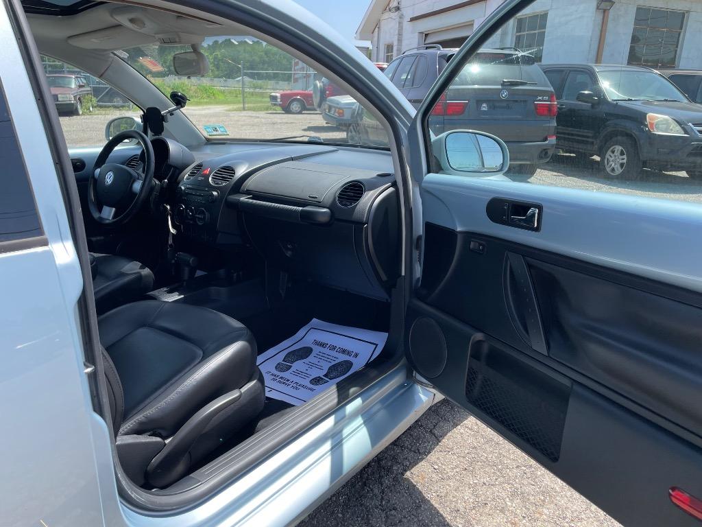 2009 Volkswagen Beetle - $5,750