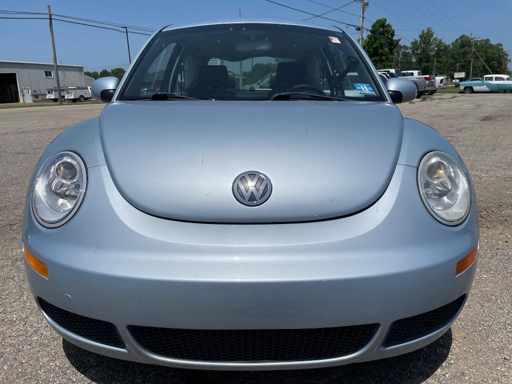 2009 Volkswagen Beetle - $5,750