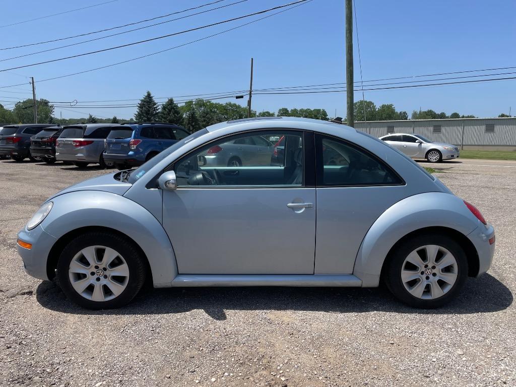 2009 Volkswagen Beetle - $5,750