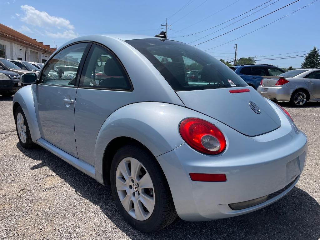 2009 Volkswagen Beetle - $5,750