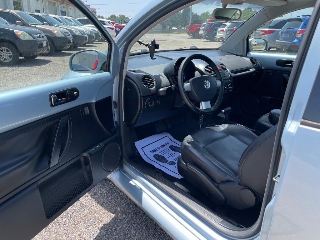2009 Volkswagen Beetle - $5,750