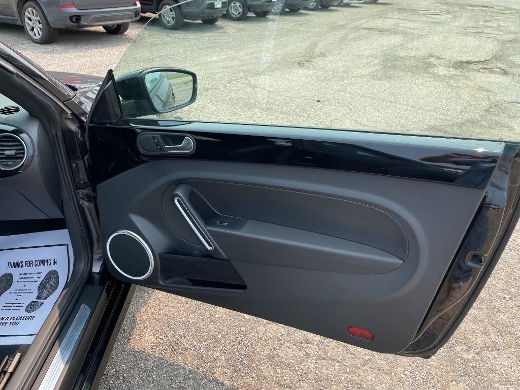 2012 Volkswagen Beetle - $10,400